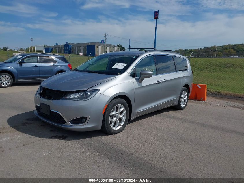 2C4RC1BG4HR826799 2017 CHRYSLER PACIFICA - Image 2