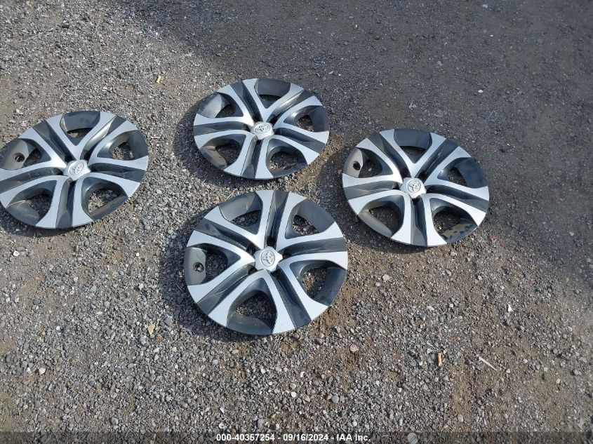 JTMBFREV5HJ156363 2017 Toyota Rav4 Le