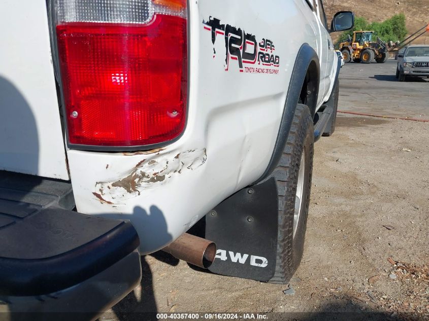 2000 Toyota Tacoma Base V6 VIN: 4TAWN72N3YZ677155 Lot: 40357400