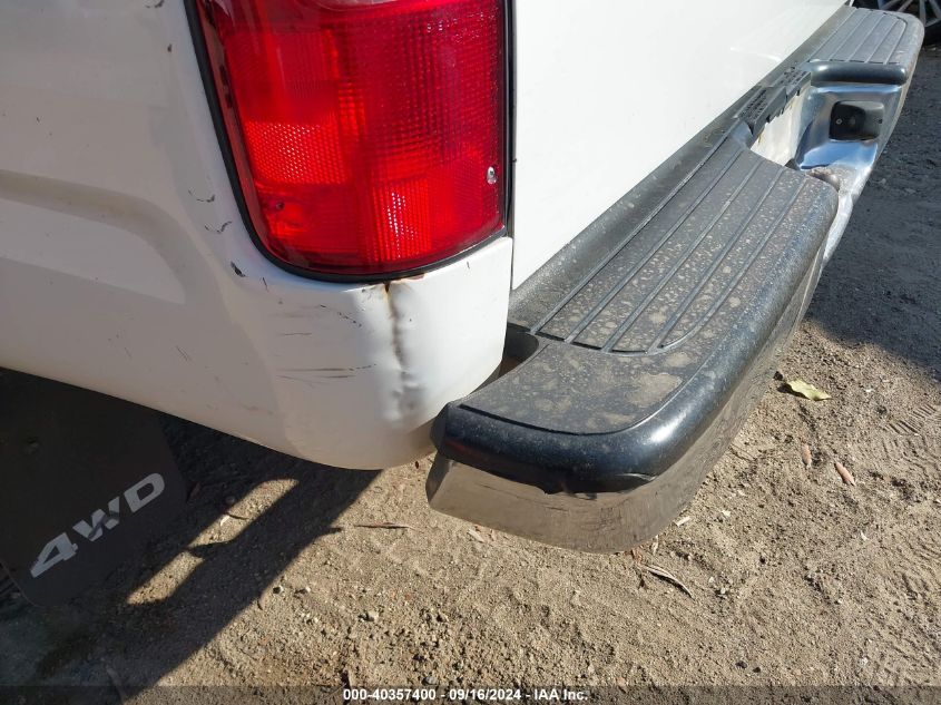 2000 Toyota Tacoma Base V6 VIN: 4TAWN72N3YZ677155 Lot: 40357400