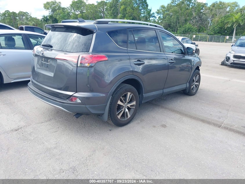 VIN 2T3WFREV0JW492608 2018 TOYOTA RAV4 XLE