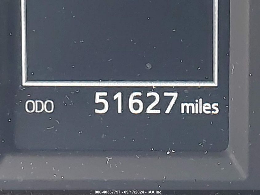 2T3BFREV8HW656714 2017 Toyota Rav4 Le