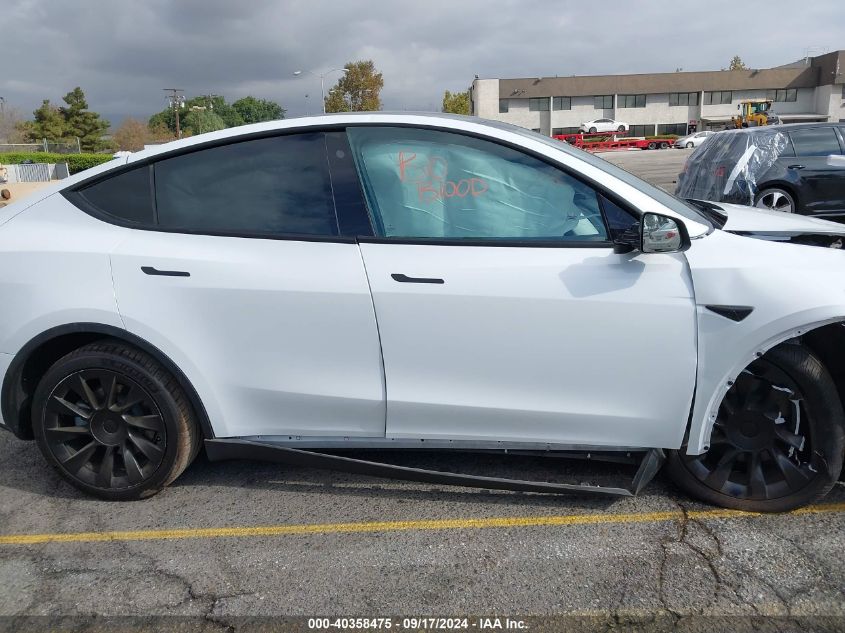 2022 Tesla Model Y Long Range Dual Motor All-Wheel Drive VIN: 7SAYGDEE0NF329786 Lot: 40358475