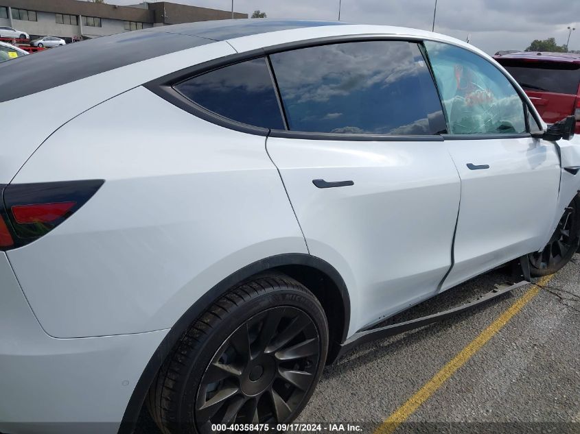 2022 Tesla Model Y Long Range Dual Motor All-Wheel Drive VIN: 7SAYGDEE0NF329786 Lot: 40358475