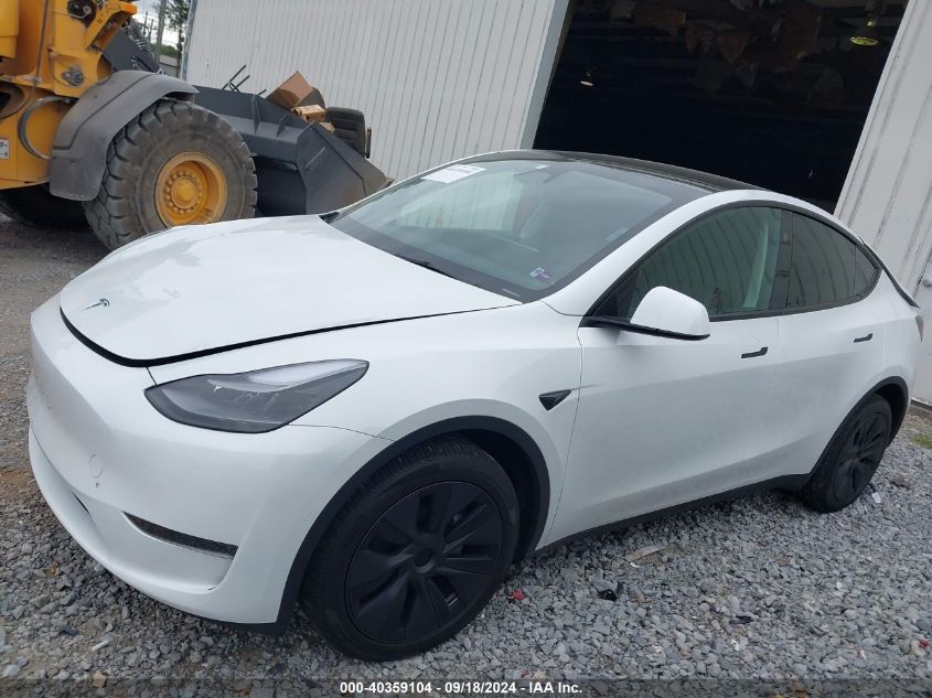 2024 Tesla Model Y Long Range Dual Motor All-Wheel Drive/Rwd VIN: 7SAYGDED8RA301132 Lot: 40359104