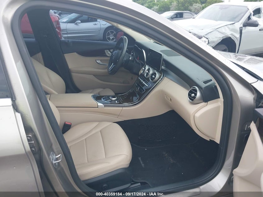 2019 MERCEDES-BENZ C 300 VIN: WDDWF8DB1KR481772