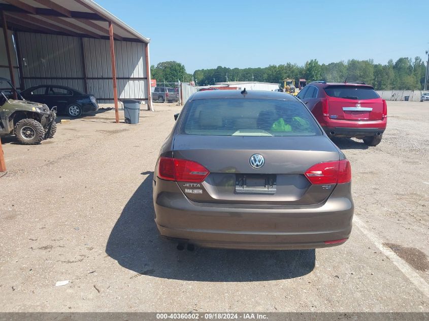 3VWLL7AJ4EM432435 2014 Volkswagen Jetta 2.0L Tdi