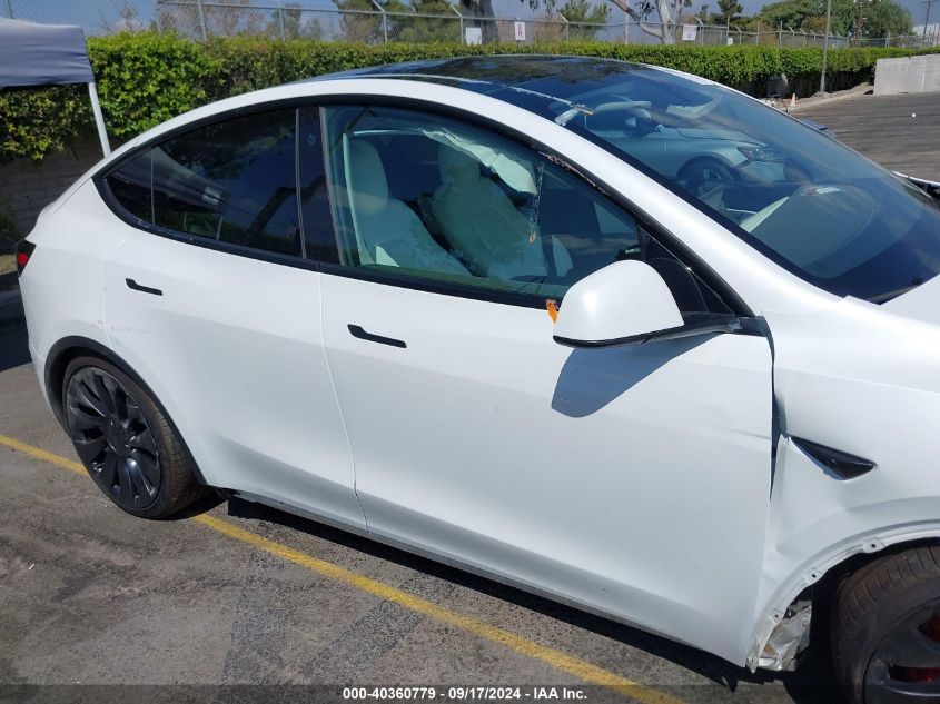 2022 Tesla Model Y Performance Dual Motor All-Wheel Drive VIN: 7SAYGDEF5NF492152 Lot: 40360779