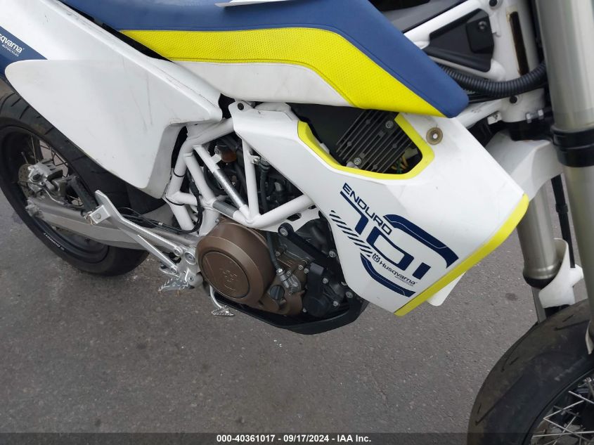 2018 Husqvarna 701 Enduro VIN: VBKUEV400JM716917 Lot: 40361017