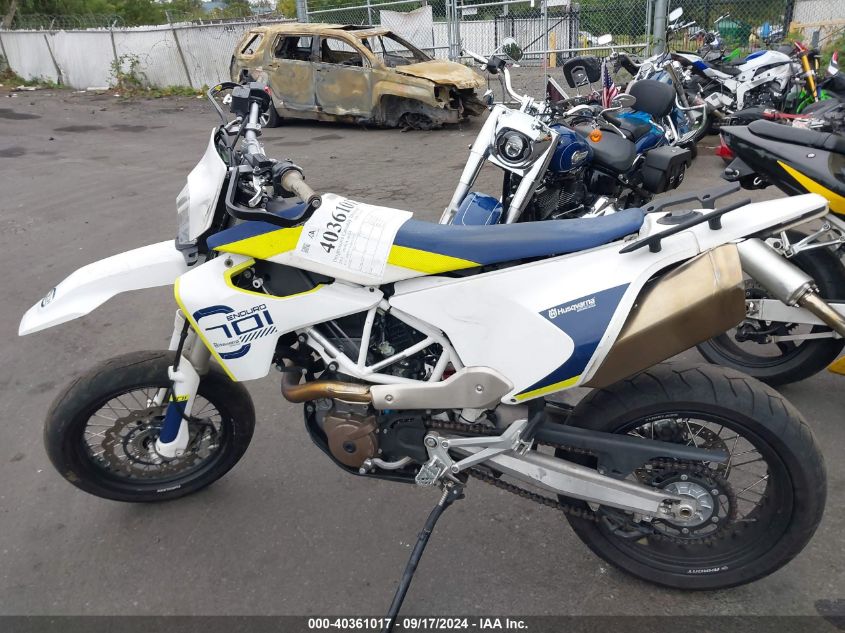 2018 Husqvarna 701 Enduro VIN: VBKUEV400JM716917 Lot: 40361017