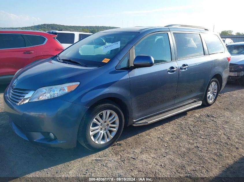 5TDYZ3DC0HS833952 2017 TOYOTA SIENNA - Image 2