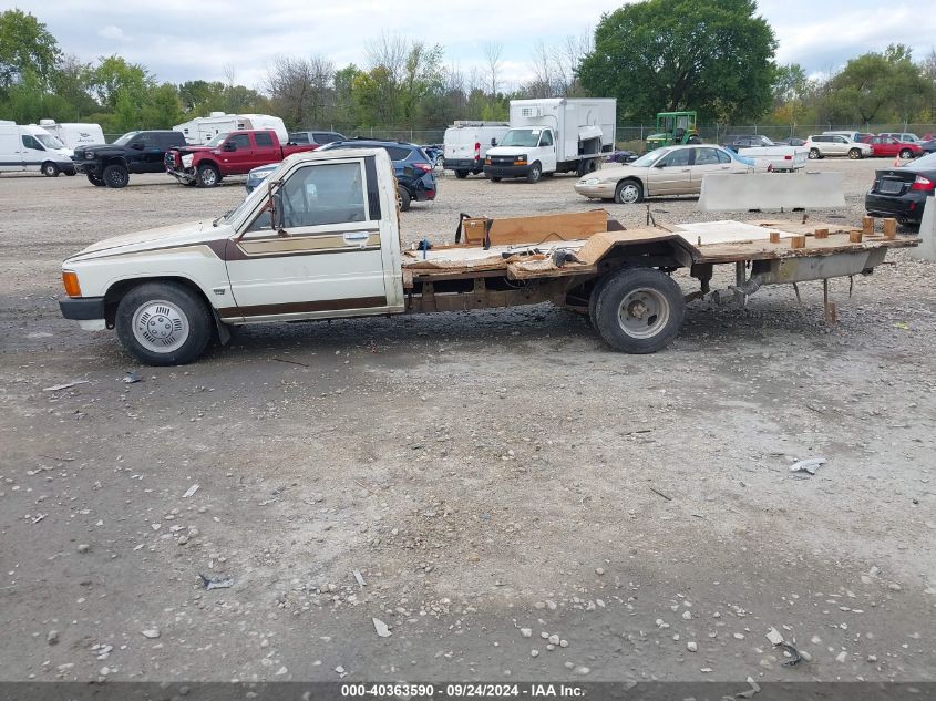 1986 Toyota Pickup Cab Chassis Rn75 Dlx VIN: JT5RN75U4G0003891 Lot: 40363590