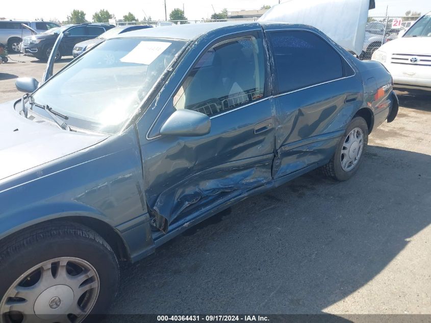 2000 Toyota Camry Le V6 VIN: 4T1BF22K9YU934417 Lot: 40364431