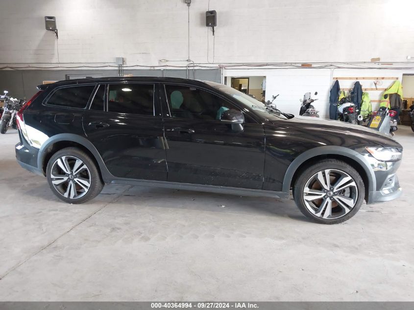 2023 Volvo V60 Cross Country B5 Plus VIN: YV4L12WZ2P2107879 Lot: 40364994