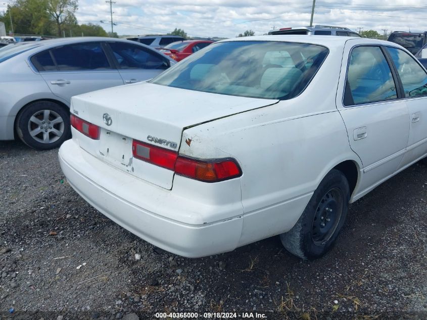 4T1BG22K3VU767058 1997 Toyota Camry Le