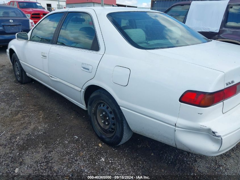 4T1BG22K3VU767058 1997 Toyota Camry Le