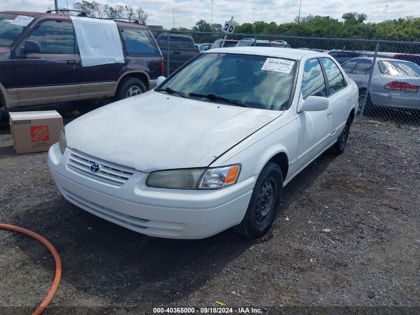 4T1BG22K3VU767058 1997 Toyota Camry Le