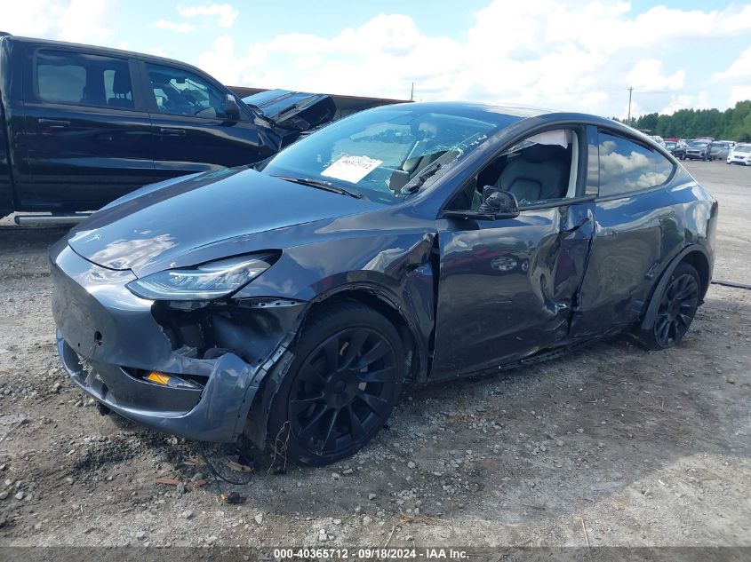 7SAYGDEE8NF321855 2022 TESLA MODEL Y - Image 2