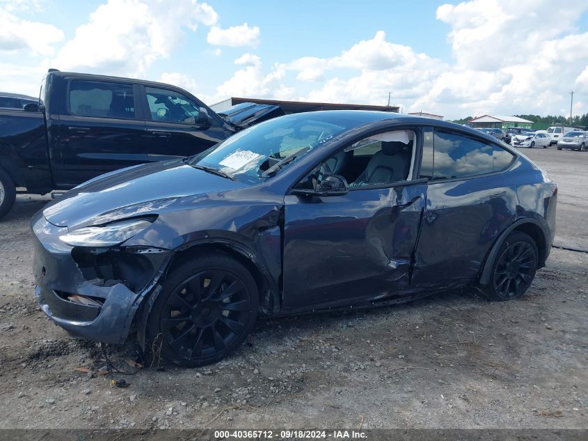 2022 Tesla Model Y Long Range Dual Motor All-Wheel Drive VIN: 7SAYGDEE8NF321855 Lot: 40365712