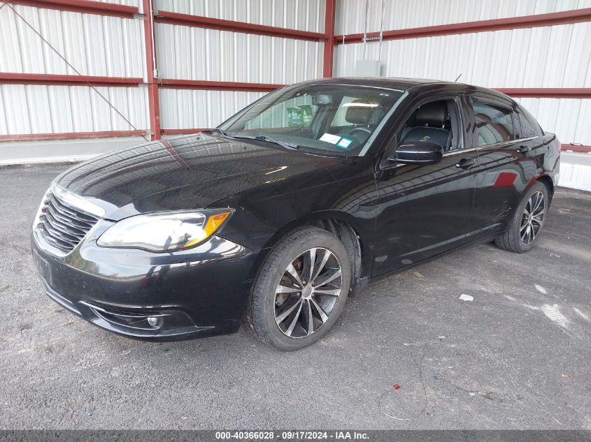 2013 Chrysler 200 Limited VIN: 1C3CCBCG1DN638909 Lot: 40366028