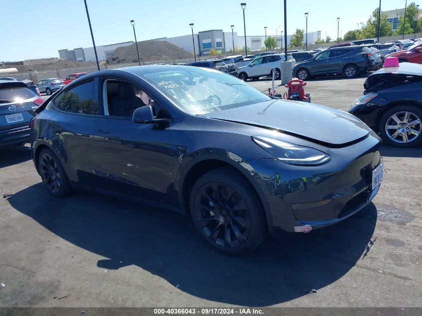 7SAYGDED8RF125511 2024 TESLA MODEL Y - Image 1