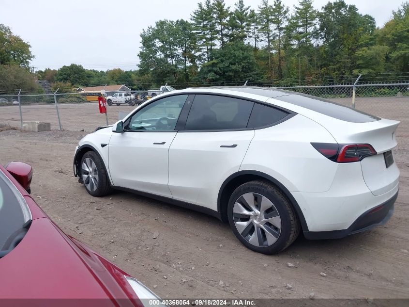 2022 Tesla Model Y Long Range Dual Motor All-Wheel Drive VIN: 7SAYGDEE4NA009724 Lot: 40368054