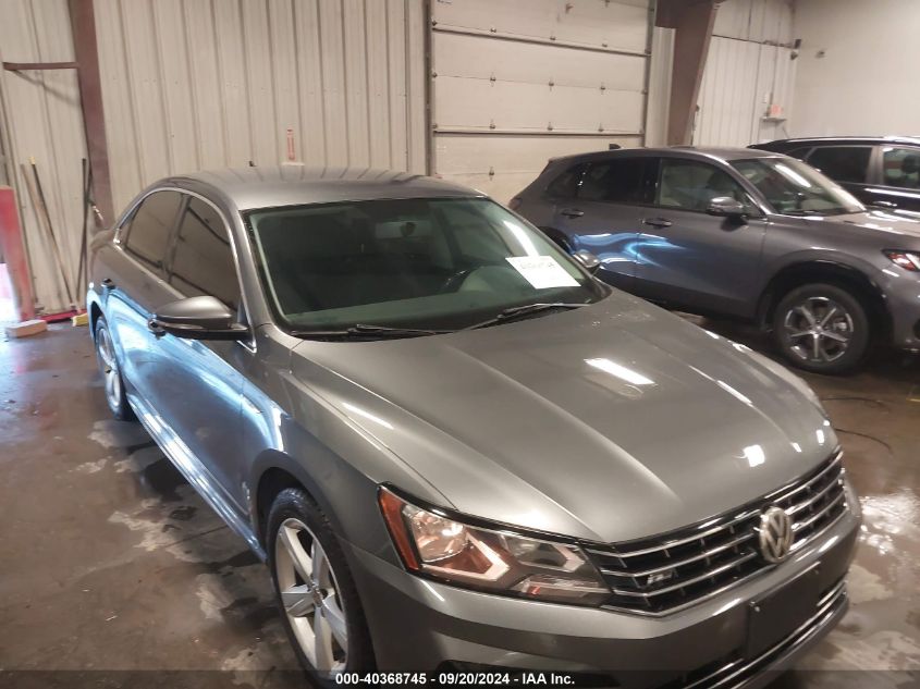 2017 VOLKSWAGEN PASSAT 1.8T R-LINE - 1VWDT7A33HC057438