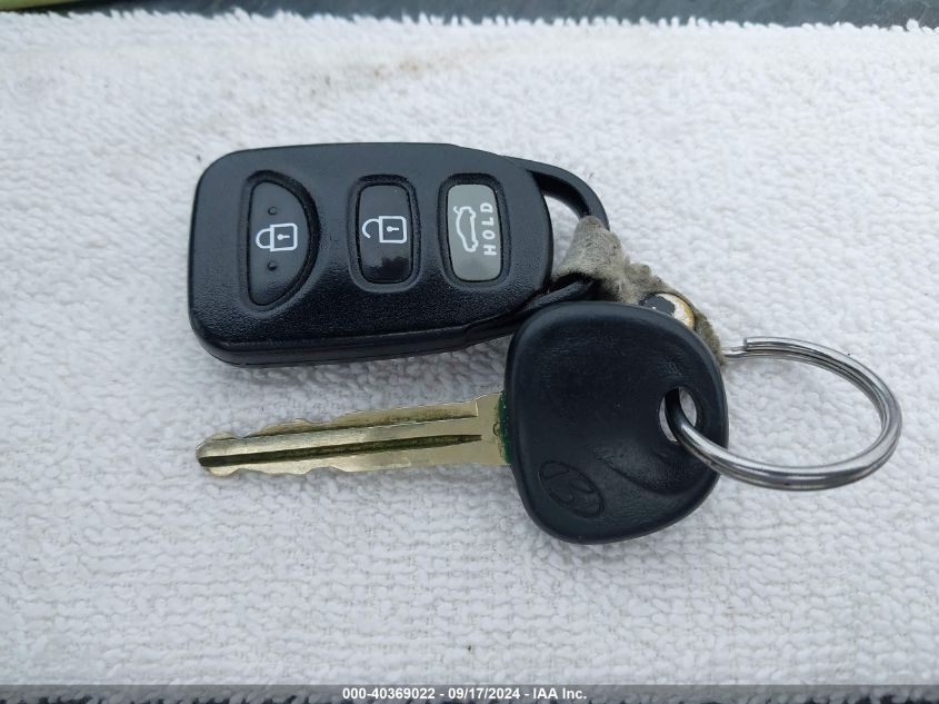 KMHDH4AE9DU889807 2013 Hyundai Elantra Gls