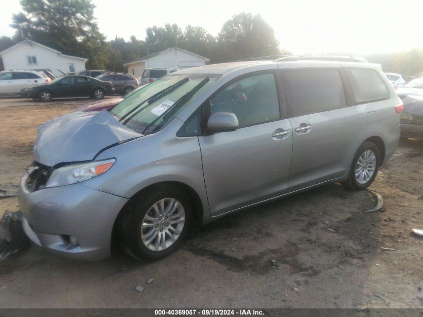 5TDYK3DC5FS641038 2015 TOYOTA SIENNA - Image 2