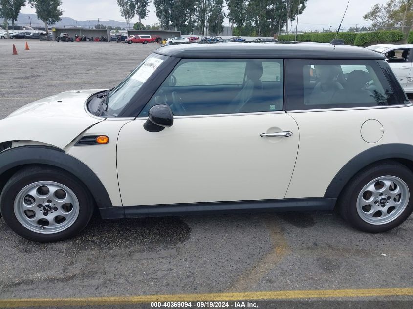 2013 Mini Hardtop Cooper VIN: WMWSU3C5XDT688497 Lot: 40369094