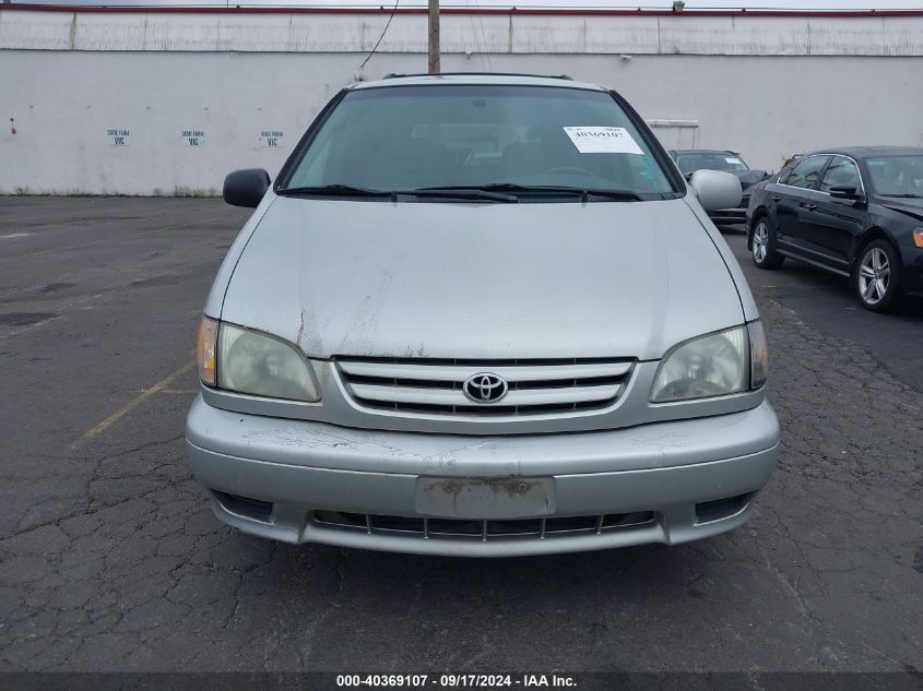 2002 Toyota Sienna Le VIN: 4T3ZF13C72U427675 Lot: 40369107