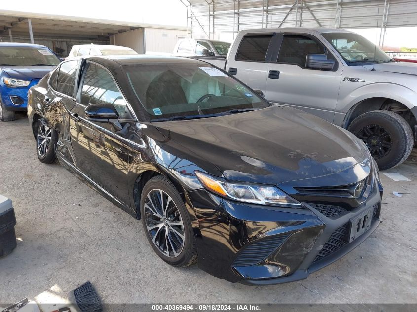 4T1B11HK7JU125942 2018 TOYOTA CAMRY - Image 1