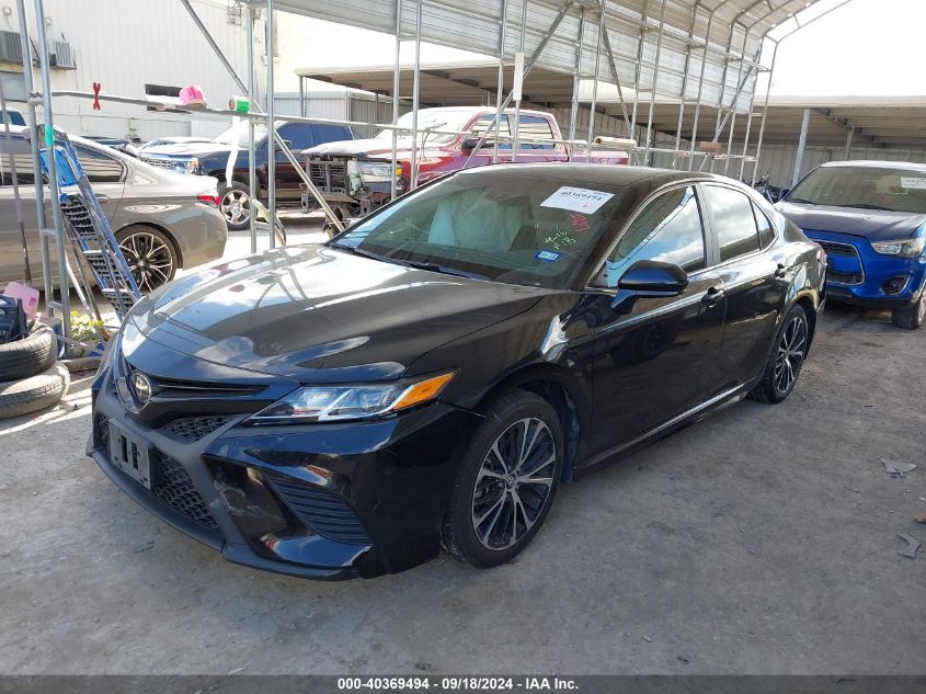 4T1B11HK7JU125942 2018 TOYOTA CAMRY - Image 2