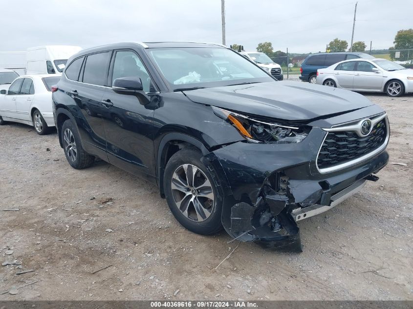 2021 TOYOTA HIGHLANDER XLE - 5TDHZRBH6MS106861