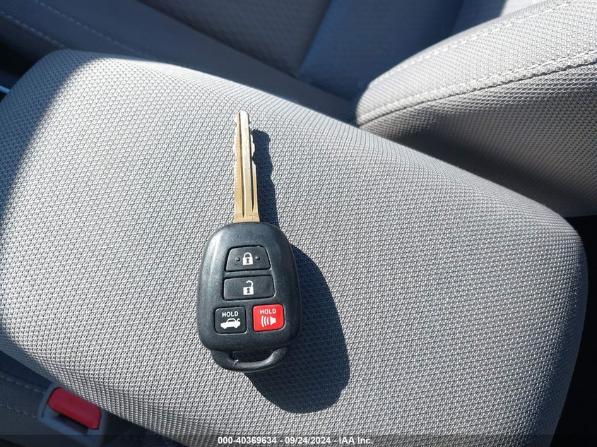 2016 TOYOTA COROLLA LE - 5YFBURHEXGP535614