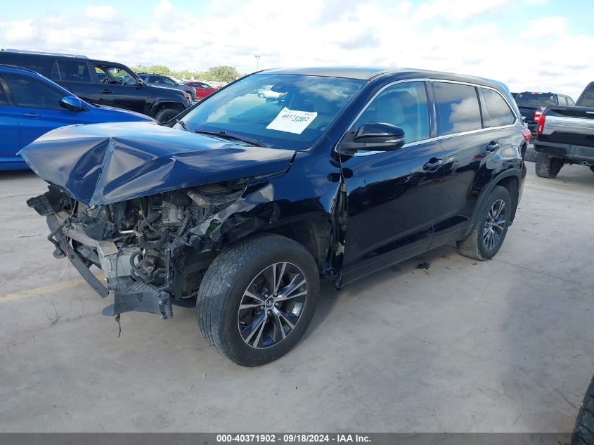 5TDBGRFH9JS039271 2018 TOYOTA HIGHLANDER - Image 2