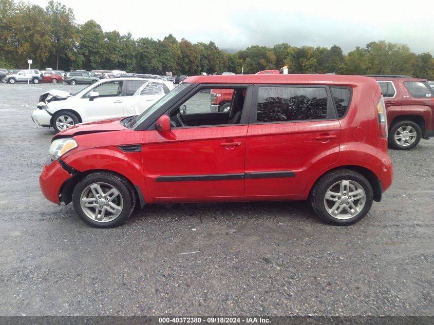 2011 Kia Soul + VIN: KNDJT2A2XB7273819 Lot: 40372380