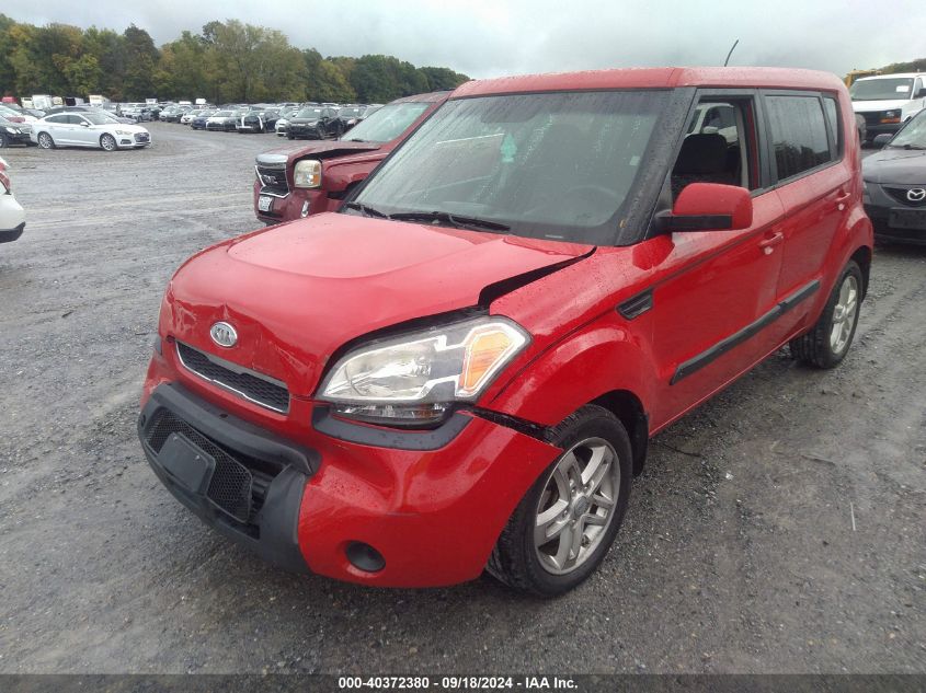 2011 Kia Soul + VIN: KNDJT2A2XB7273819 Lot: 40372380