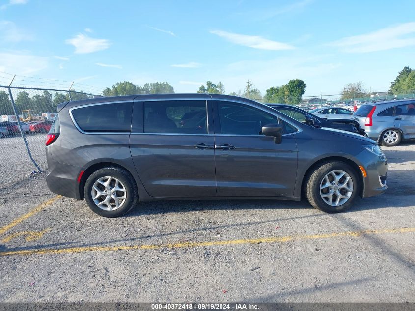 2017 Chrysler Pacifica Touring Plus VIN: 2C4RC1BGXHR768388 Lot: 40372418