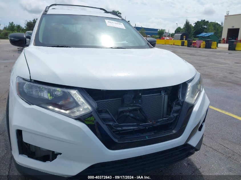 2017 Nissan Rogue Sv VIN: 5N1AT2MVXHC812425 Lot: 40372643