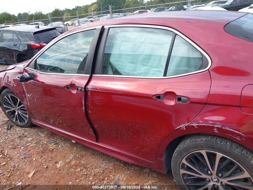 2018 TOYOTA CAMRY SE - 4T1B11HK1JU581970