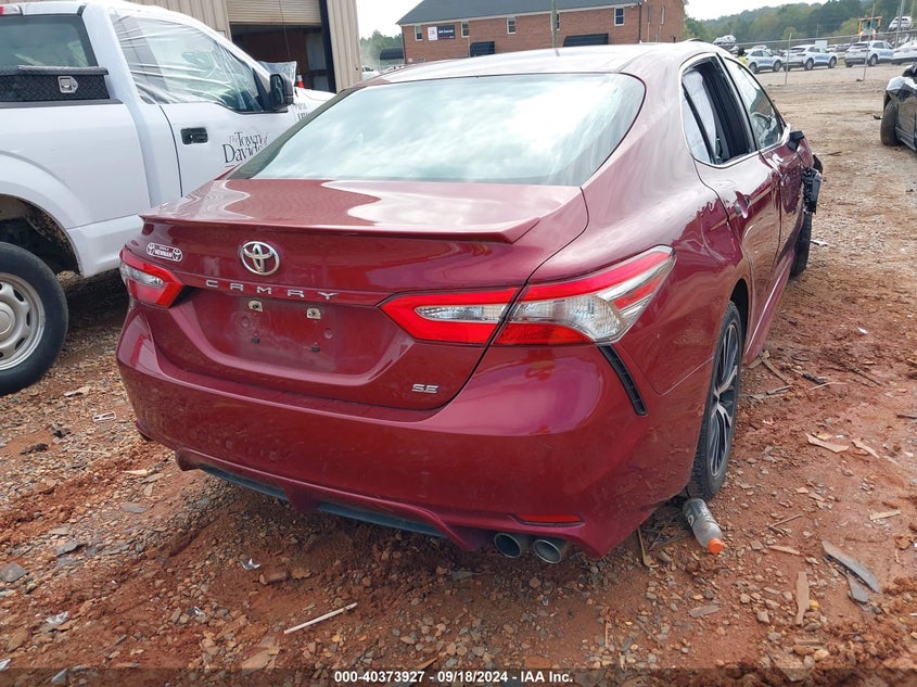 2018 TOYOTA CAMRY SE - 4T1B11HK1JU581970