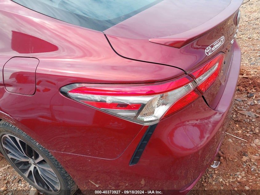 2018 TOYOTA CAMRY SE - 4T1B11HK1JU581970