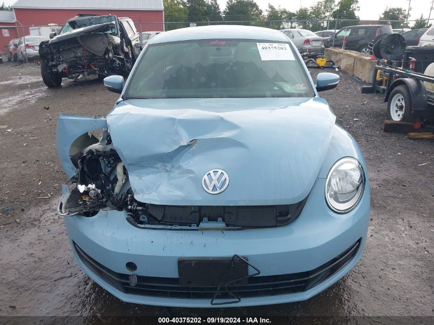 2012 Volkswagen Beetle 2.5L VIN: 3VWJP7ATXCM632455 Lot: 40375202