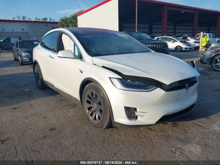 5YJXCBE20HF077069 2017 TESLA MODEL X - Image 1