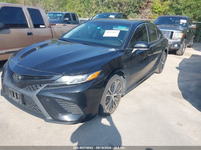 4T1B11HK2JU156712 2018 TOYOTA CAMRY - Image 2