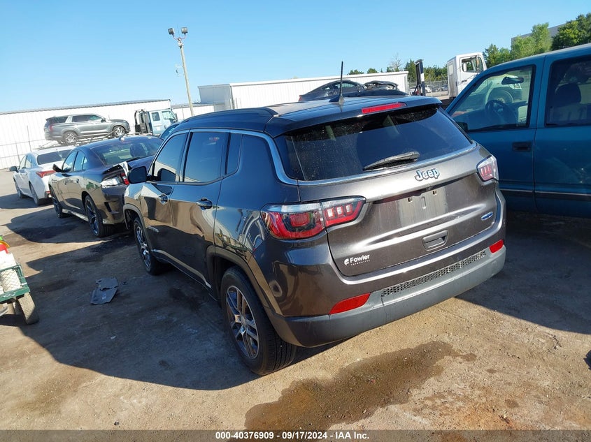 VIN 3C4NJCBB5JT248378 2018 JEEP COMPASS LATITUDE FWD