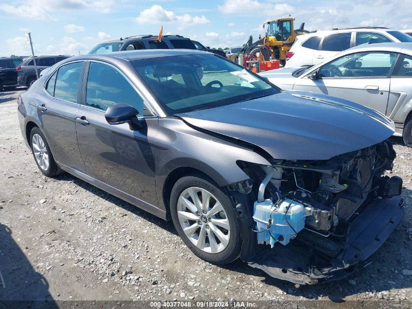 4T1B11HKXJU638408 2018 TOYOTA CAMRY - Image 1