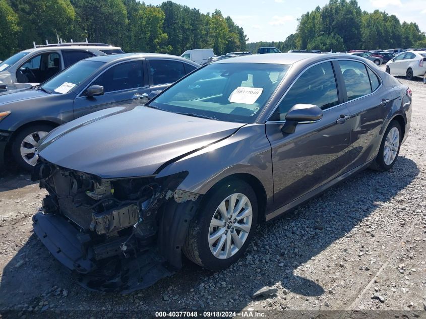 4T1B11HKXJU638408 2018 TOYOTA CAMRY - Image 2