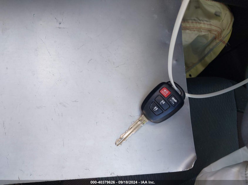 VIN 2T1BURHE4KC138344 2019 TOYOTA COROLLA LE